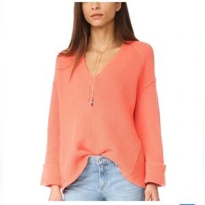 Free People La Brea V-Neck Sweater in Coral‎ Size M